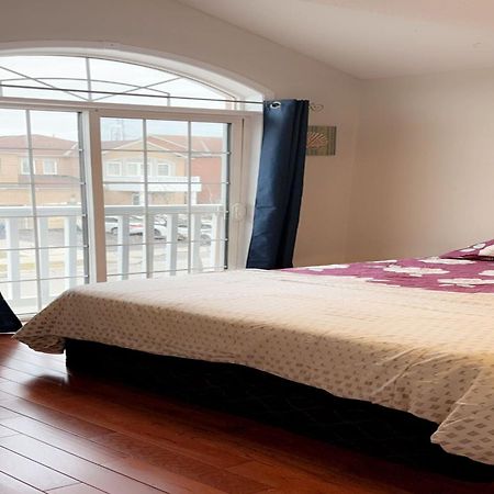 Bright Queen Room Close To Sheridan College And Airport Brampton Exterior foto