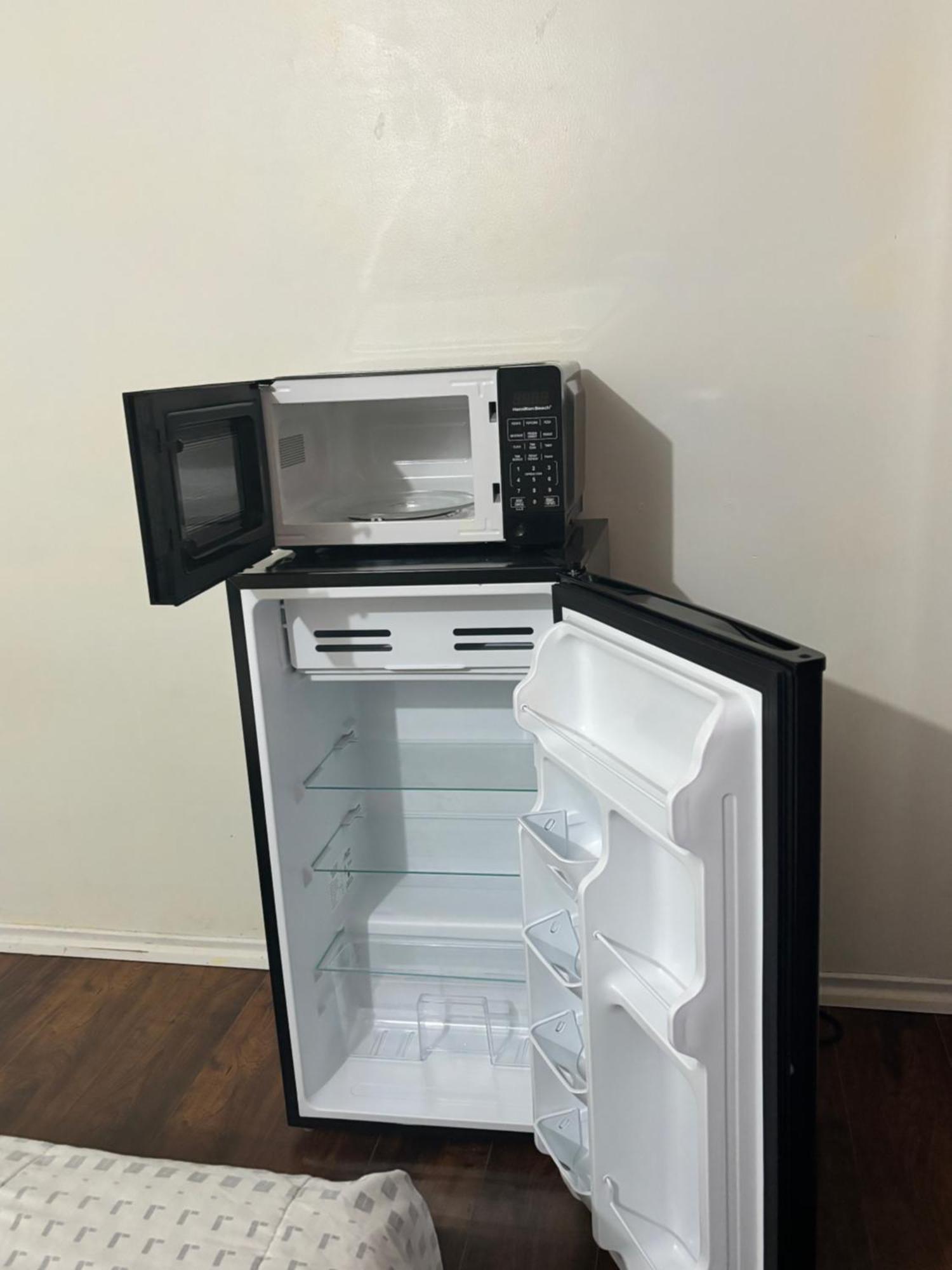 Bright Queen Room Close To Sheridan College And Airport Brampton Exterior foto