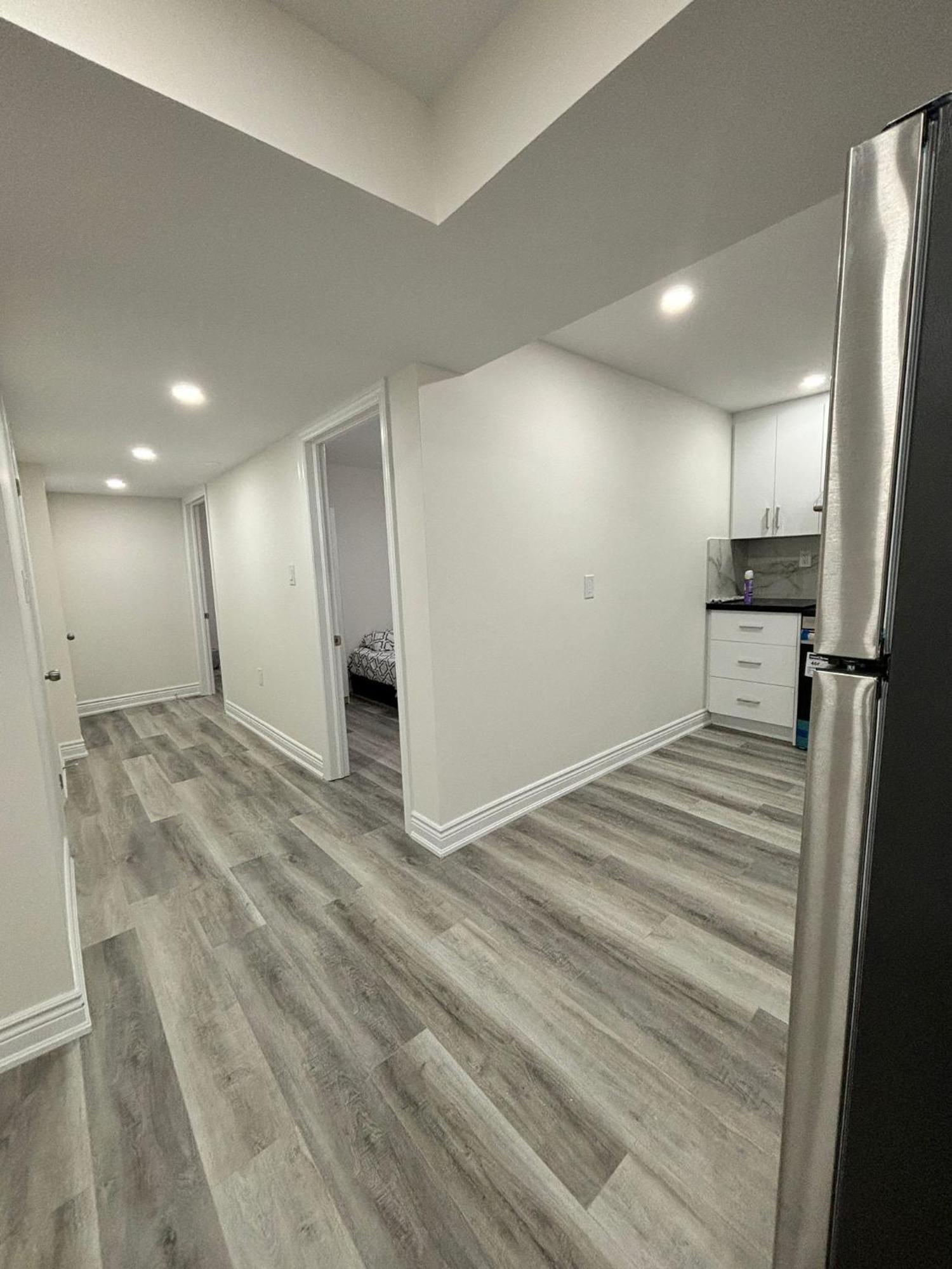 Bright Queen Room Close To Sheridan College And Airport Brampton Exterior foto
